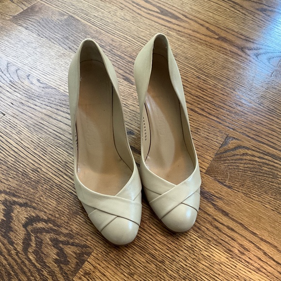 Salvatore Ferragamo Heels/Pumps - Fieno 6FSL Nappa Calf, size 6B - Picture 1 of 8